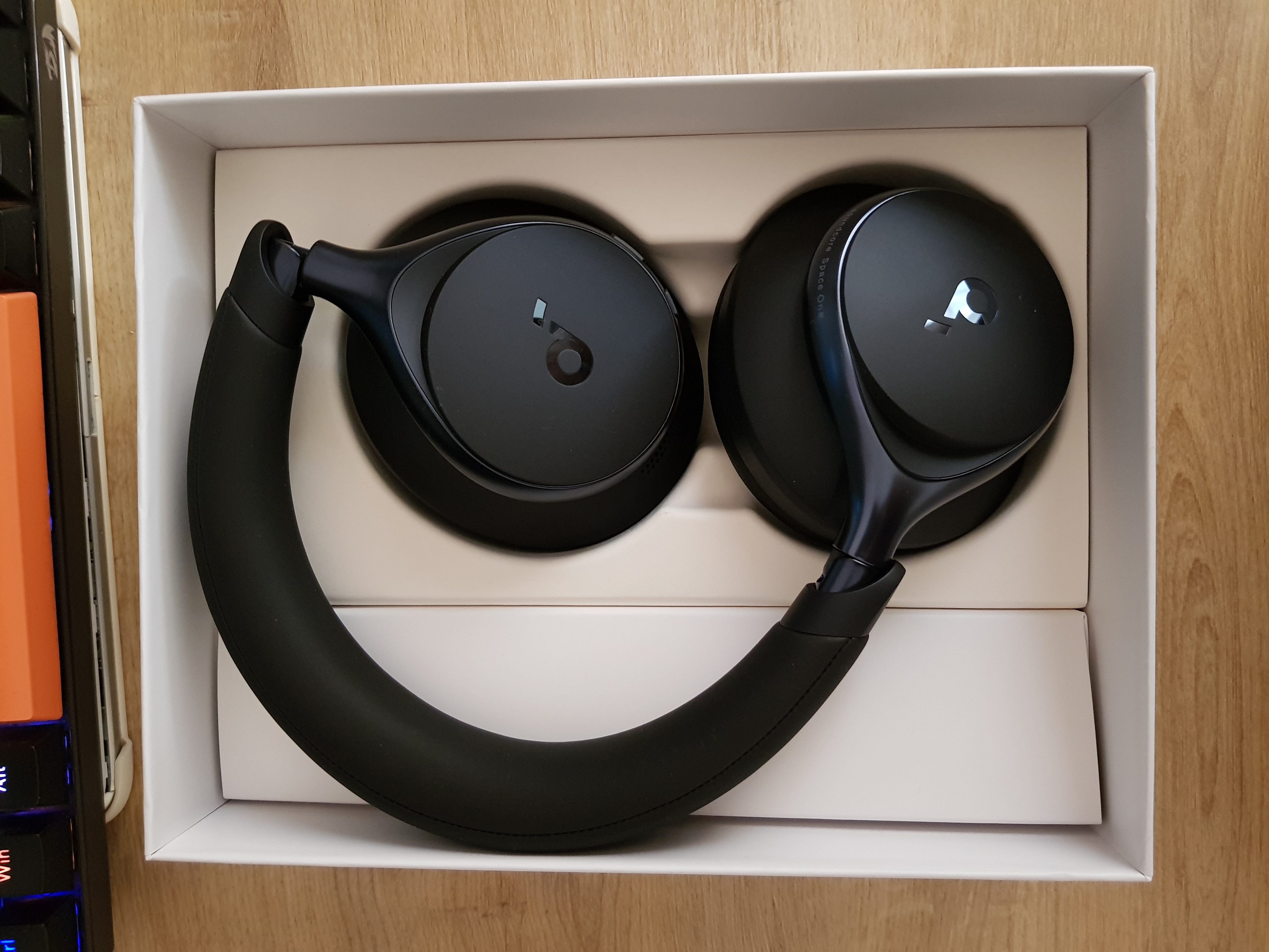 هدفون Anker Space One